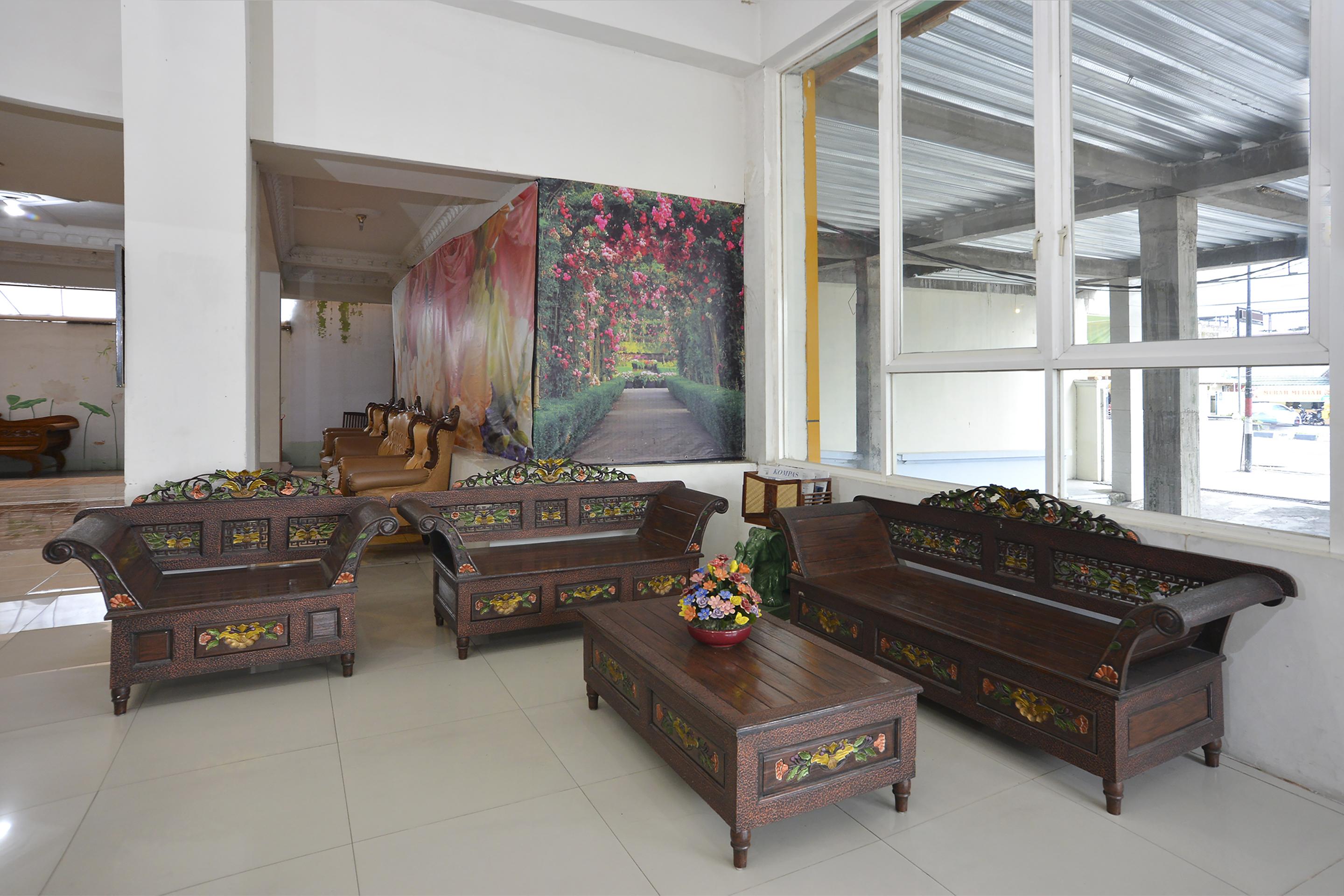 Oyo 586 Hotel Wijaya Kalasan Exterior foto